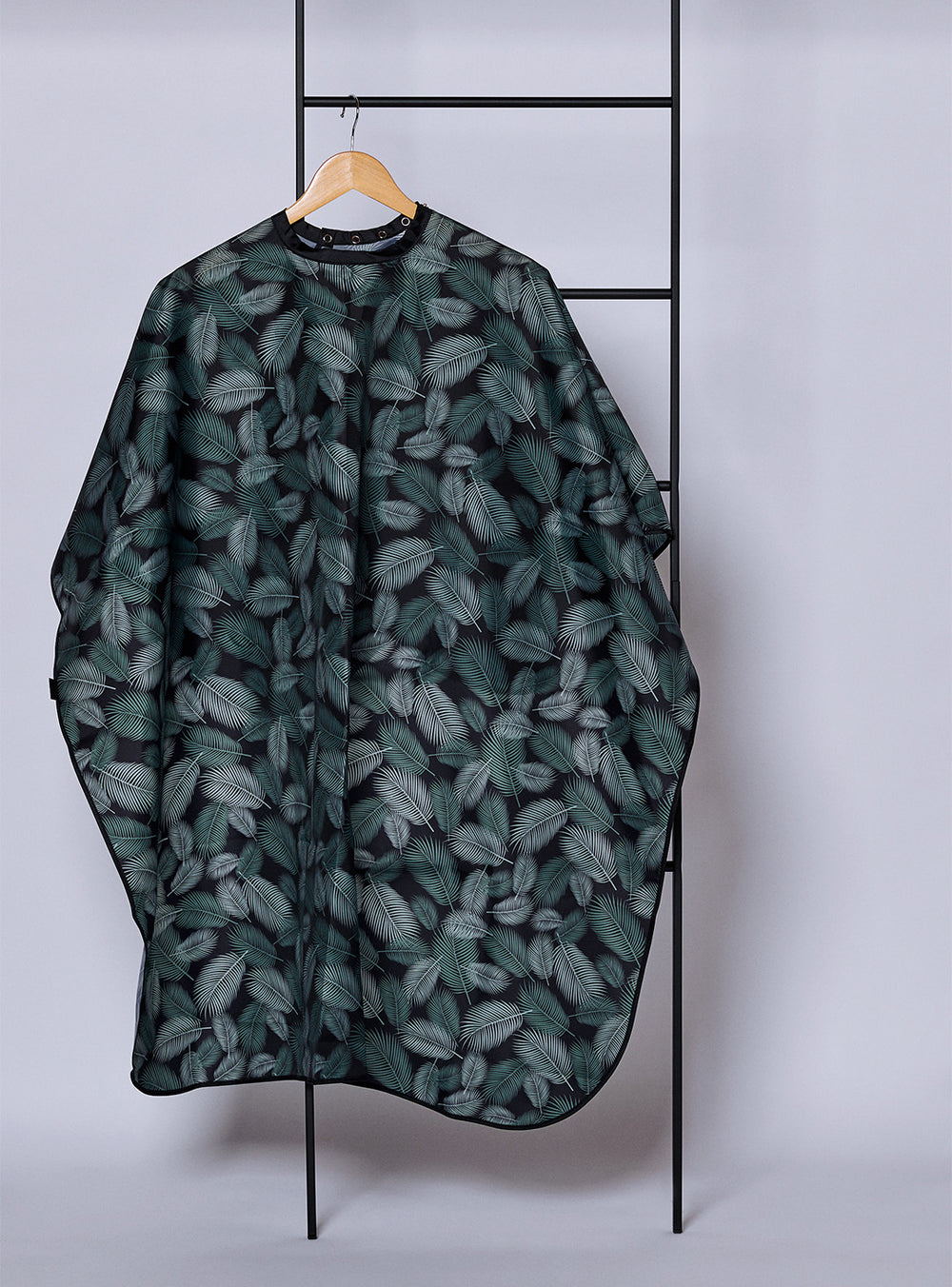 Fromm Premium Client Hairstyling Cape - Palms Print