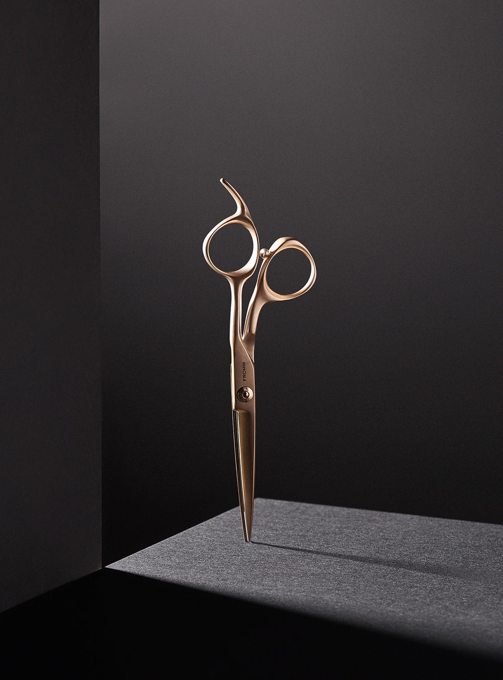 Fromm Defy 5.75” 1 Piece Hair Cutting Shear